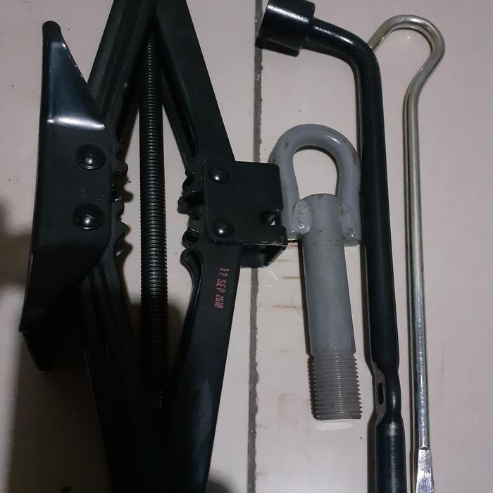 DONGKRAK MOBIL.AYLA.SIGRA.AGYA.CALYA