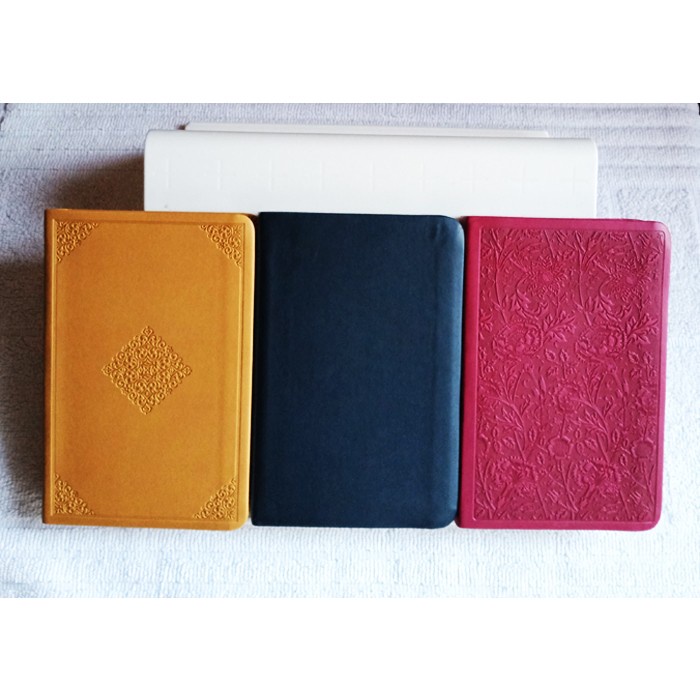 

ESV Value Compact Bible (TruTone, Goldenrod, Ornament Design)