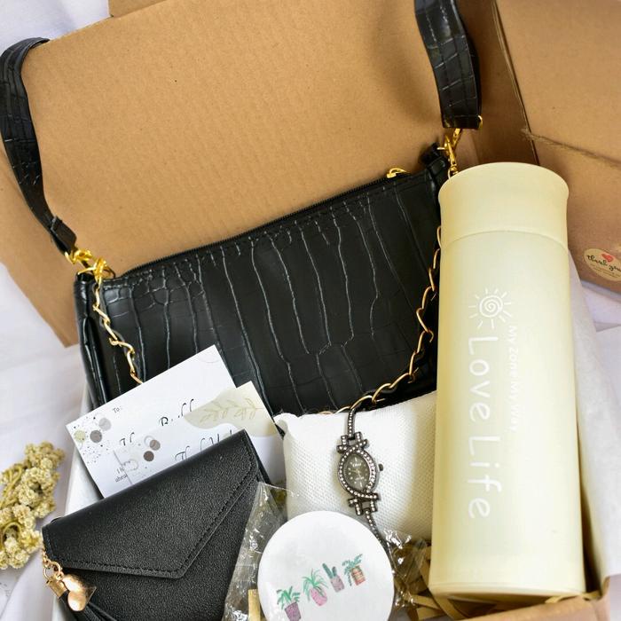 

party- Hampers Uhuy Series Premium Kado pacar hadiah special Black