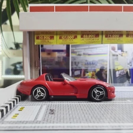 DIORAMA INDOMARET, MINIATUR, PARKIR MOBIL HOTWHEELS SKALA 1:64