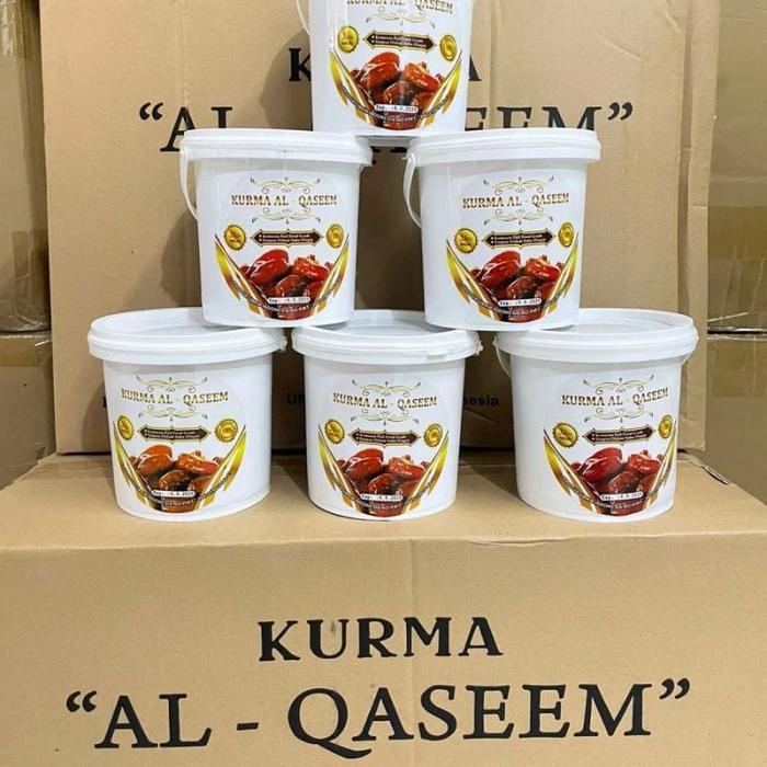 

Lezat- Kurma AL Qaseem 500 gram Raja Kurma Madinah Paket Hemat Dapat 2 Ember