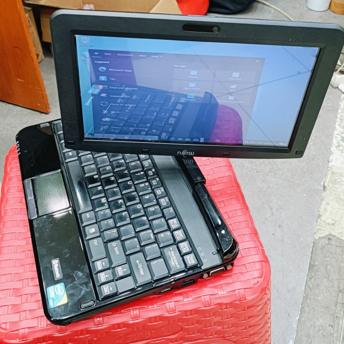 Laptop fujitsu TH550 4Gb 320Gb 11,5inch bekas cek deskripsi harga nego sampai jadi *