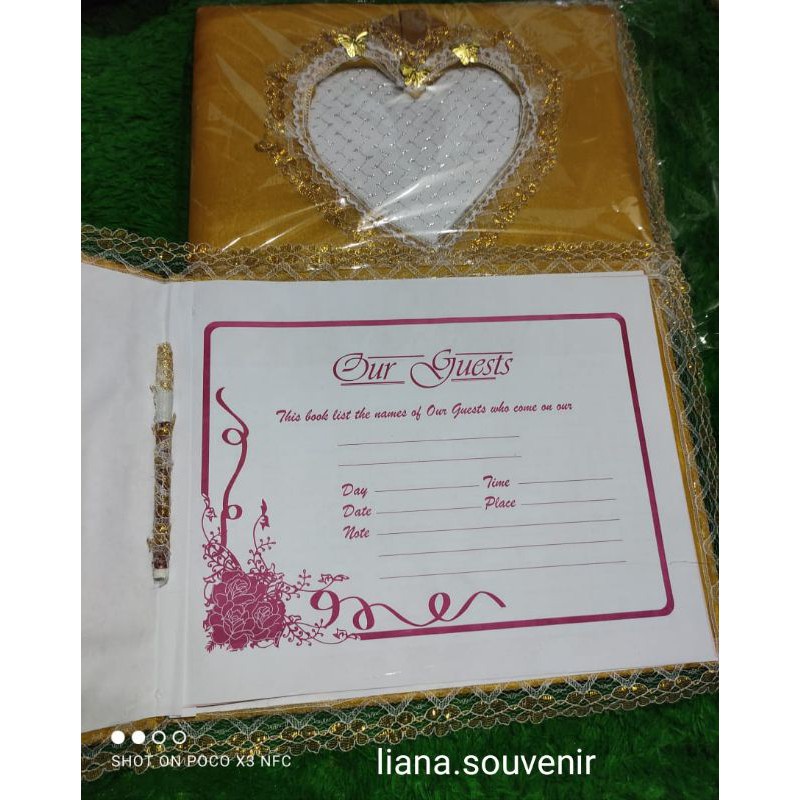 

Souvenir Pernikahan Buku Tamu Renda Love Warna Emas (Isi 2 Buku 1 Spidol)
