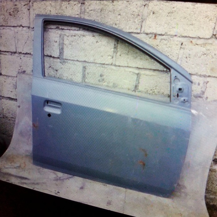 Pintu Depan Agya Original