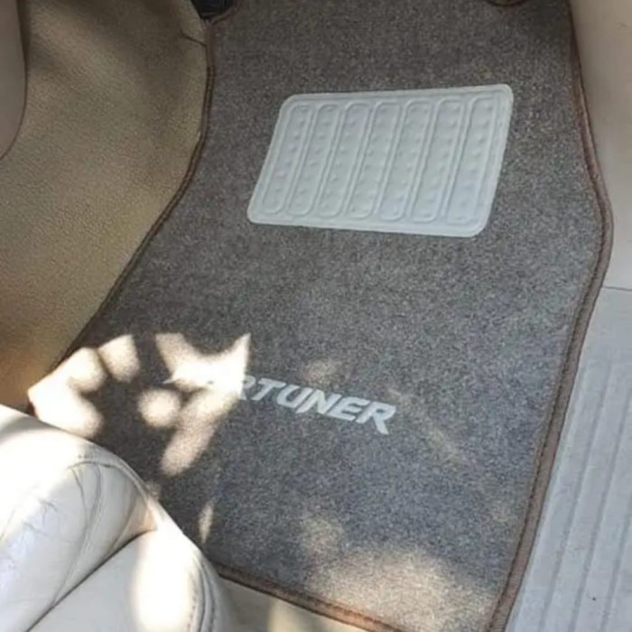 Karpet Mobil Fortuner Original