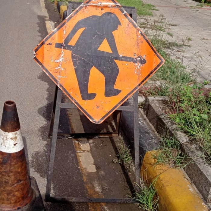 

STICKER REFLEKTOR DAN ORACLE UNTUK RAMBU KUSAM 60 X 40 CM