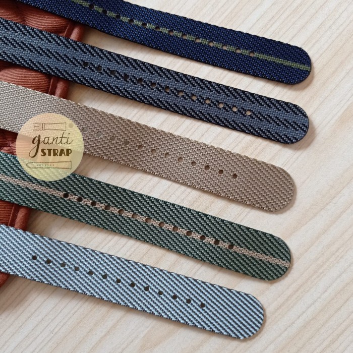 Kualitas Terjamin Woven Nato Strap / Twill Nylon Strap Tudor Style Silver Buckle
