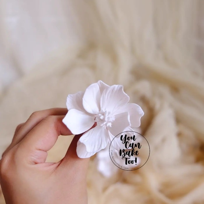 

Mini Magnolia Gumpaste Edible Flower (5pcs)