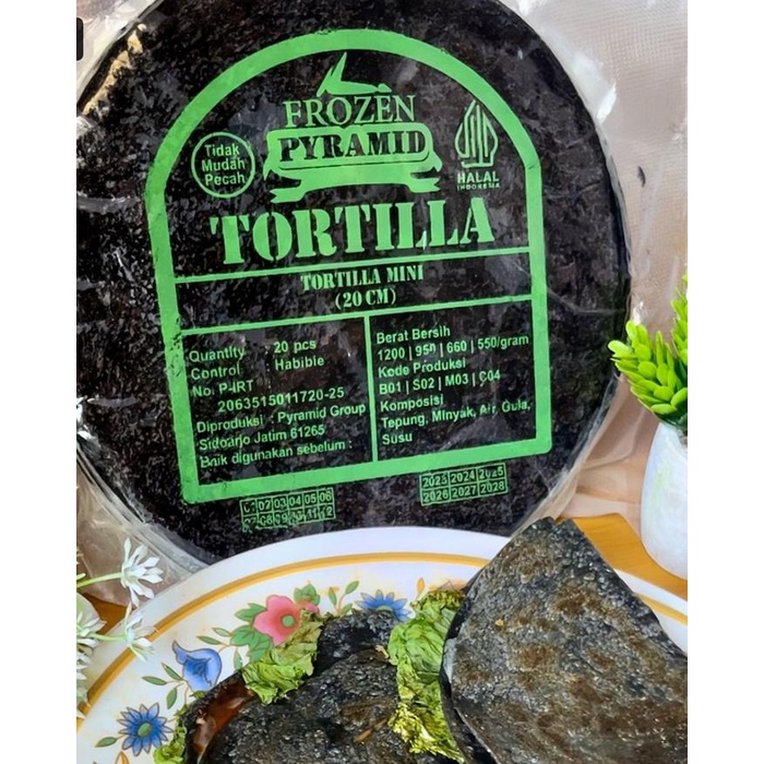 

CG156 Tortila pyramid Hitam uk 20cm isi 20 Lembar Kulit kebab Makanan Frozen Food Cemilan Instan