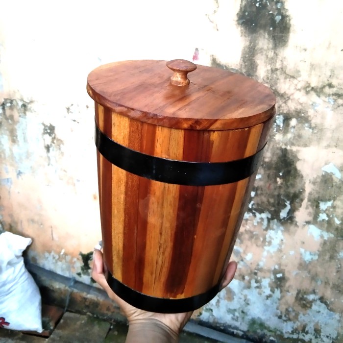 Rice storage / ember kayu / tempat beras