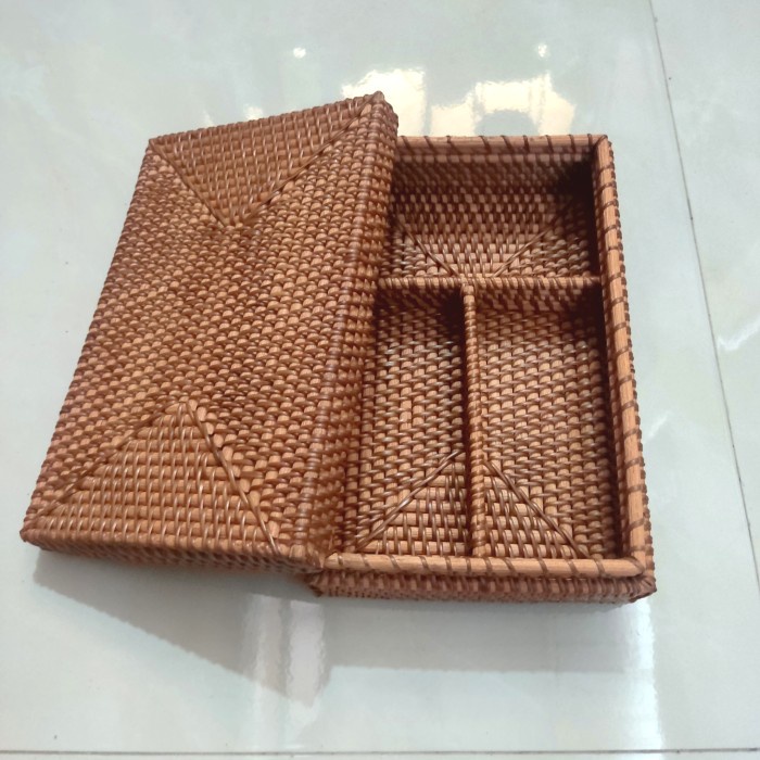 >>>>>] Box Anyaman Rotan Sekat, Tempat Penyimpanan Serbaguna