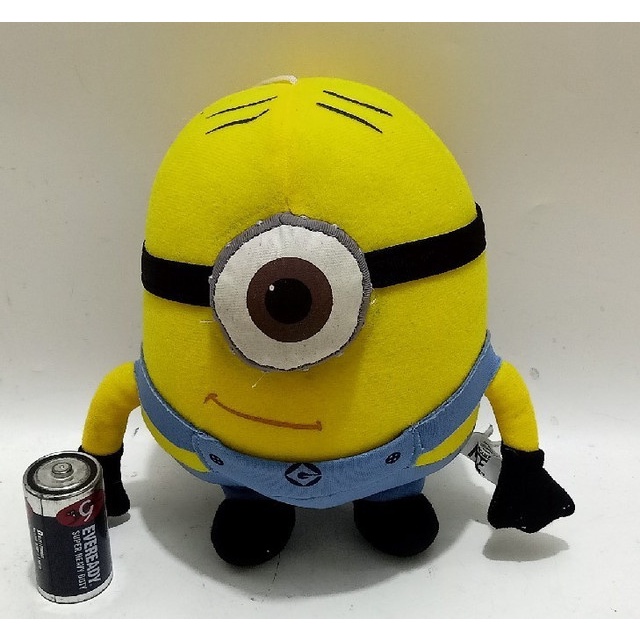 universal studios despicable me minion kevin plush doll