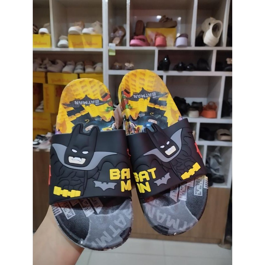 Chibella-Sandal selop anak anak laki-laki karakter batman S-6088-x1 Sandal anak Fashion terbaru