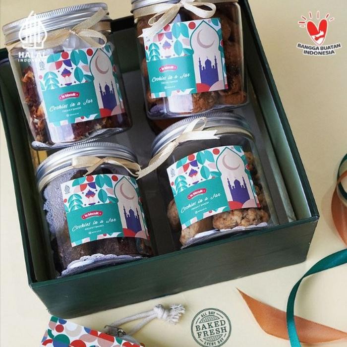 

Kirim,HariYgSama- le biscuit Parcel Hampers Lebaran Idul Fitri -4 Jar Soft Baked Cookies