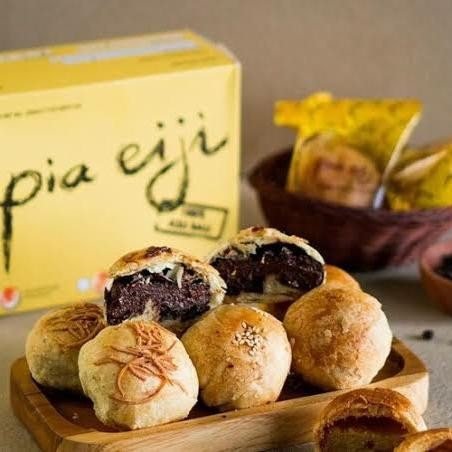 

Kirim,HariYgSama- PIA EIJI RASA COKLAT / KEJU ASLI BALI (MIRIP PIA LEGONG)
