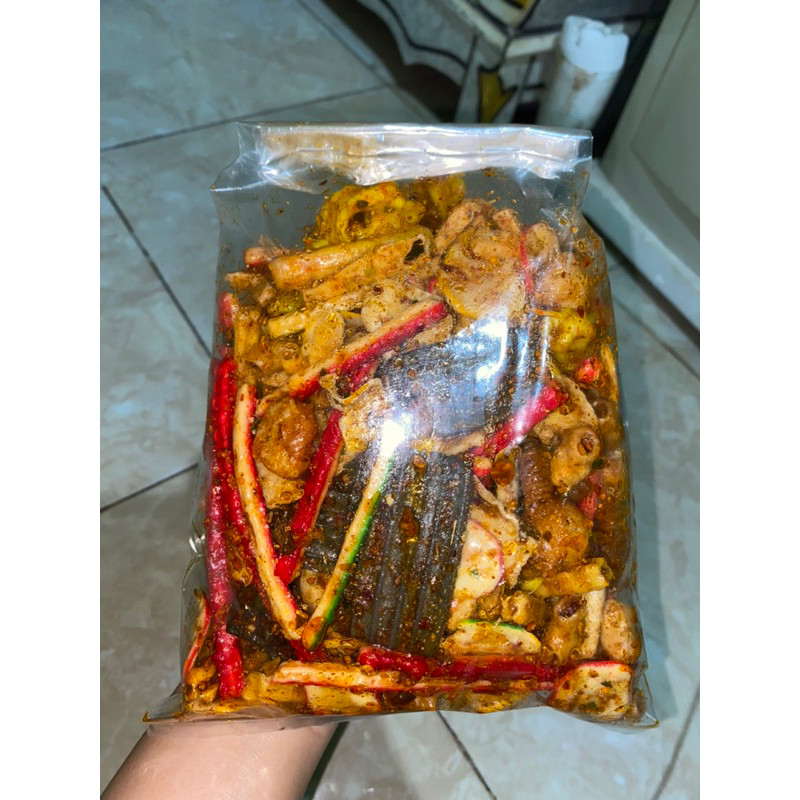 

Dapur Joglo Kerupuk Seblak Mix Campur Bantat Pedas Daun Jeruk 250 Gr