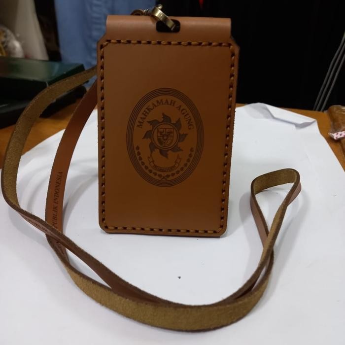 

Nametag Id Card Holder Mahkamah Agung (Asli Kulit)