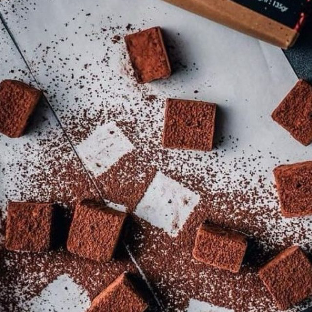 

Cemal Cemil Makyus Trufflelogy - The Dark Light 100% Halal Cokelat Lokal Premium