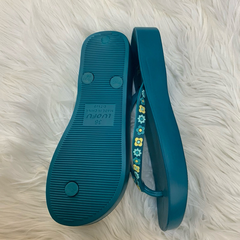 sandal Jelly empuk enteng / sandal Jelly LOUFU / sandal wanita Jelly / sandal wanita karet