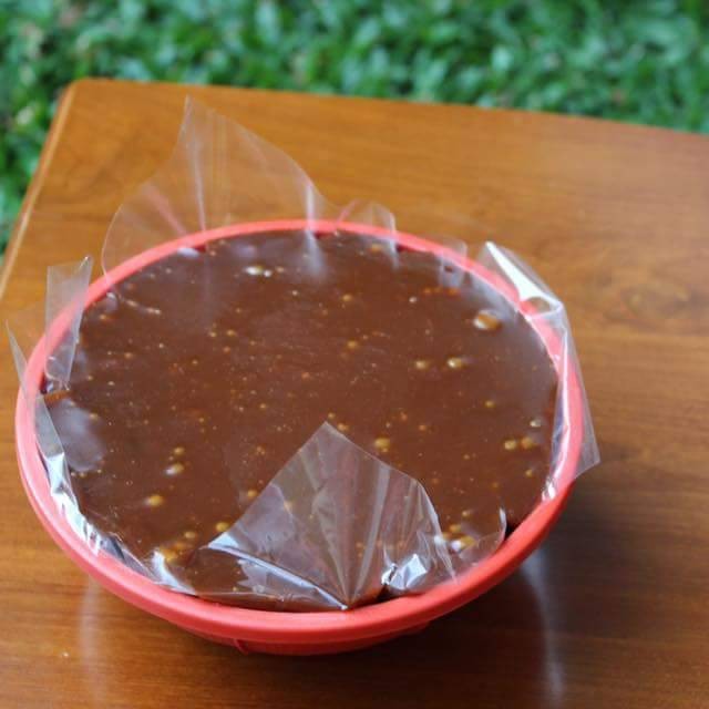

oleh oleh khas jakarta /Dodol betawi besek/berat 1600 gram /20cm 20 cm 7cm / kemasan jadoel