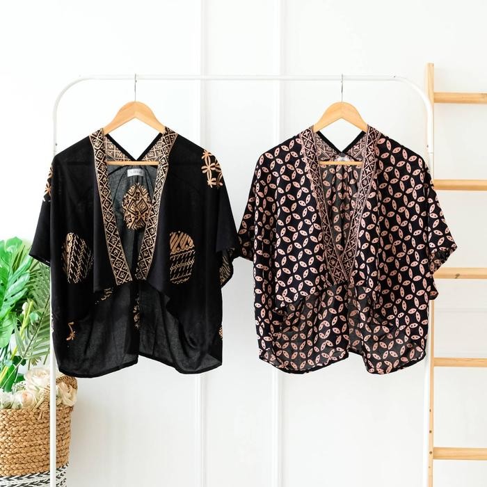 MU1 CROP OUTER BATIK CARDIGAN ATASAN BATIK ERN WANITA BATIK HITAM PENDEK KONDANGAN BATIK VISCOSE