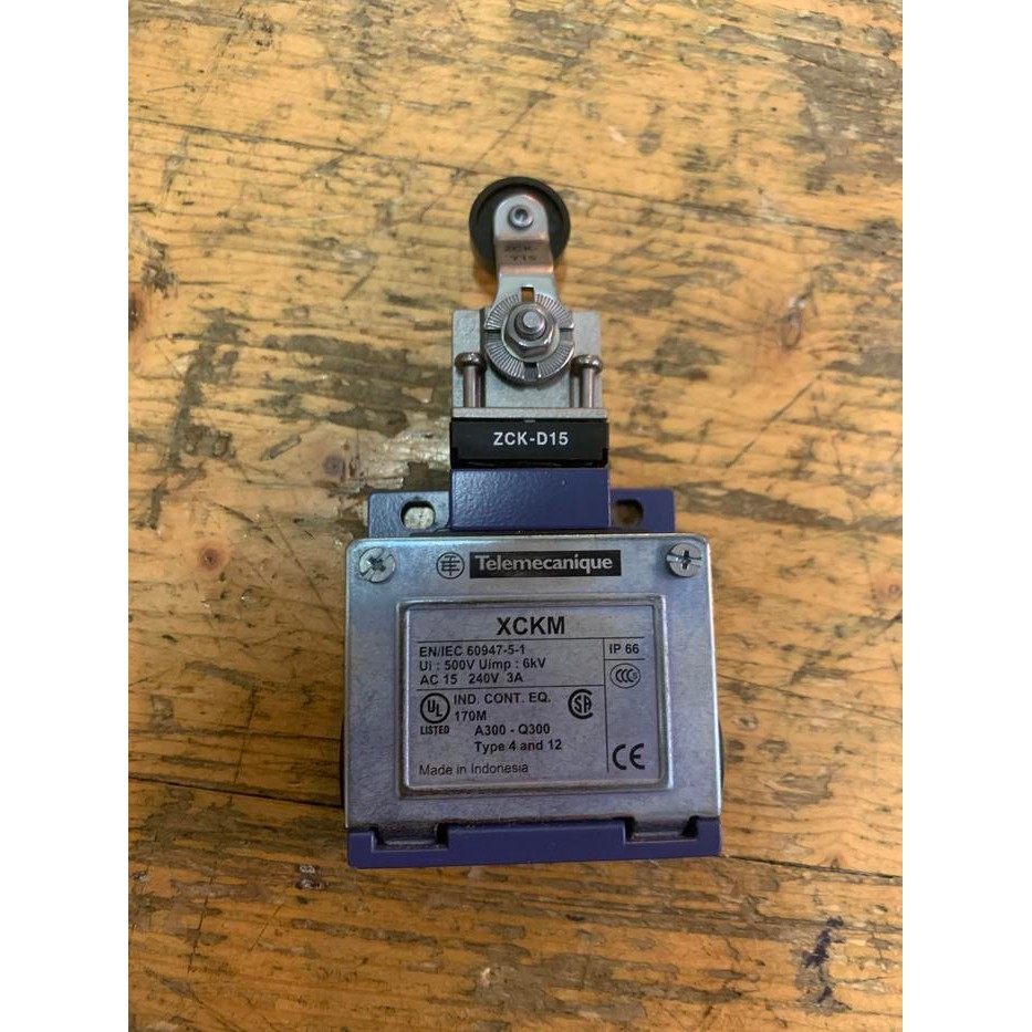 LIMIT SWITCH XCKM115 SCHNEIDER