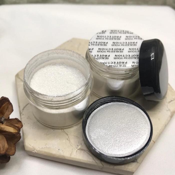 

InstanTanyadulu- SPARKLY WHITE EDIBLE GLITTER LUSTER DUST - GLITTER DAPAT DIMAKAN 5 GR