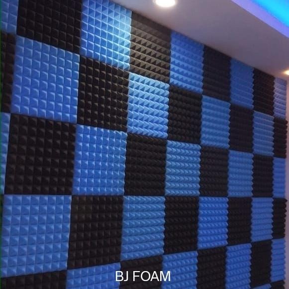 Busa peredam suara piramid