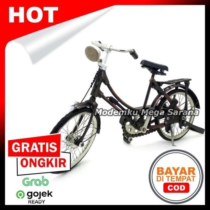 Miniatur Sepeda Ontel Perempuan Sepeda Onthel - Ukuran S 20x6x14 cm *