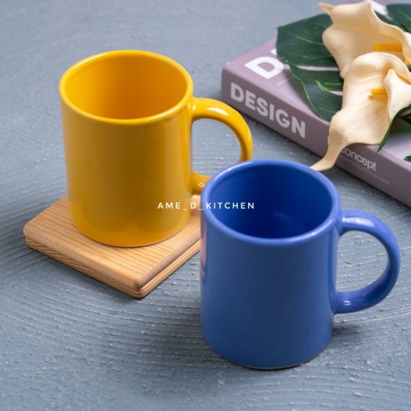 Bombardilomedis Mug Souvenir / Mug Bijian Keramik Polos Warna Biru/Kuning