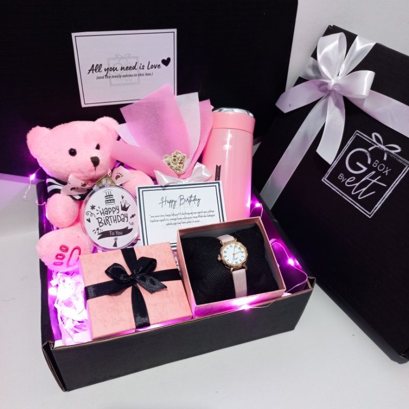 

PROMO TERBARU HAMPERS CEWEK PREMIMUM GIFT BOX ULANG TAHUN HAPPY BIRTHDAY WISUDA