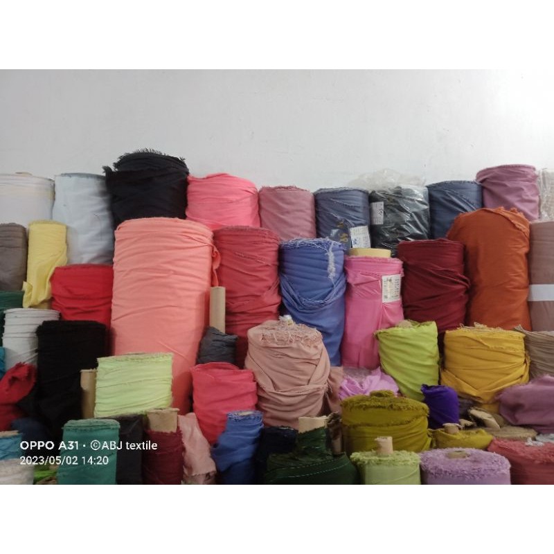 Benteng Onderdil Slayer Polos Segi Empat 70X70 Cm