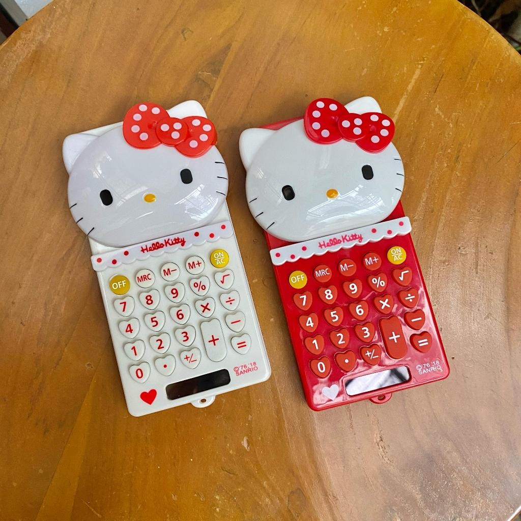 

[READY] Kalkulator Kepala Calculator Perlengkapan Sekolah Karakter Kartun Hello Kitty Merah Putih