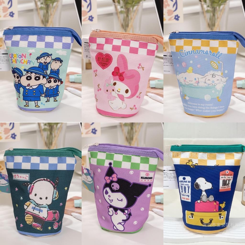 

Pencil Case Standing Tempat Pensil Berdiri Snoopy Kuromi Cinnamoroll Shinchan Pochacco My Melody