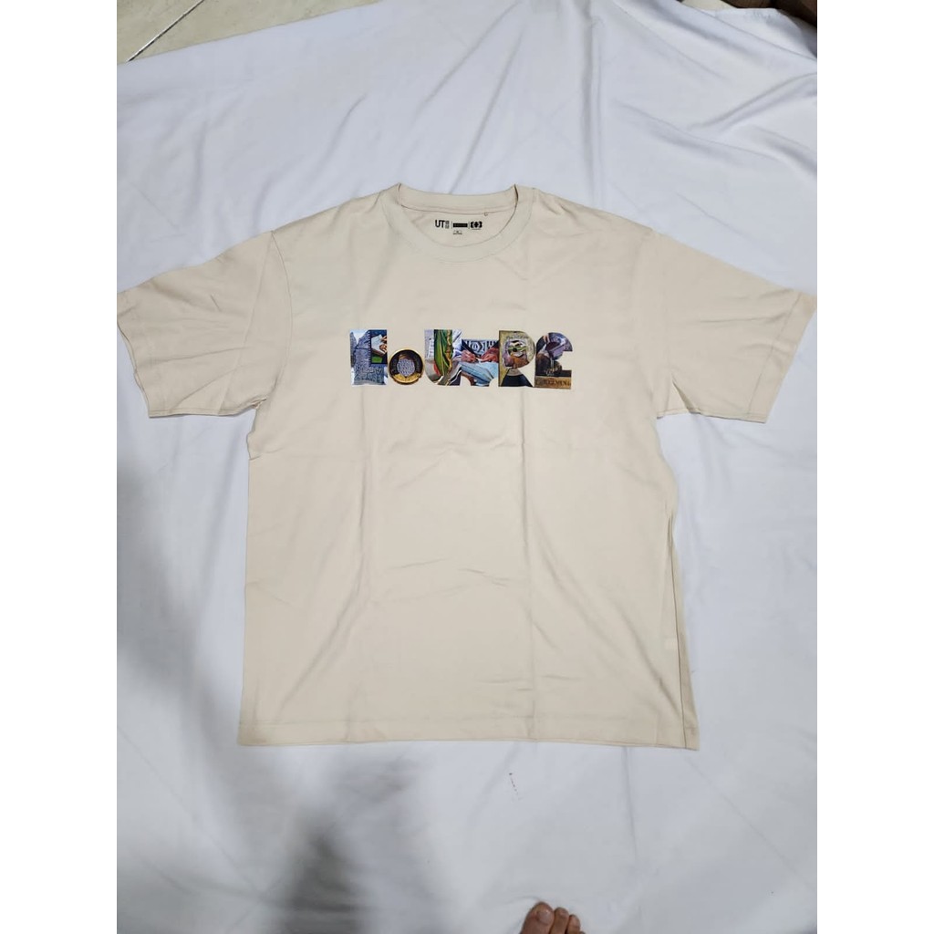 Kaos T-Shirt Uniqlo UT Louvre Cream