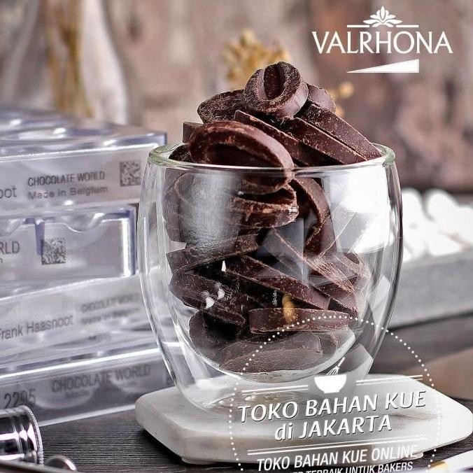 

Valrhona Caraibe 66% 250gr Dark Chocolate Couverture Cokelat Baking Coklat Keping