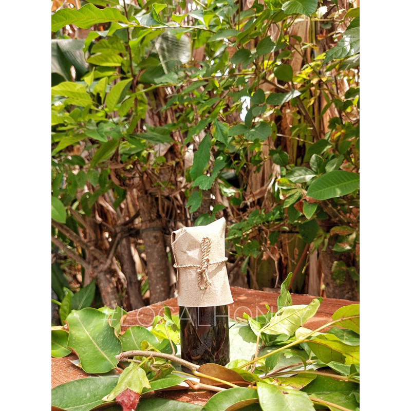 

Omahjajanan Madu Hitam Hutan Murni 100% Asli (Garansi Uang Kembali)