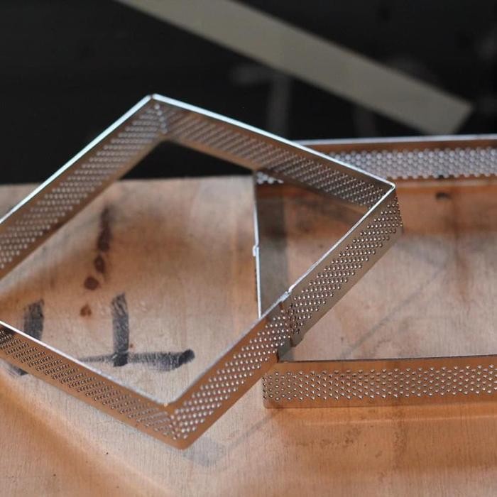 

Perforated Pie Ring Square / Ring Kotak Lubang 11Cm