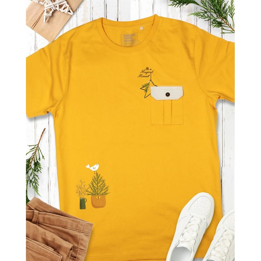 

Terlaris Kaos Combed Handesign Kantong Kunyit / Moment2