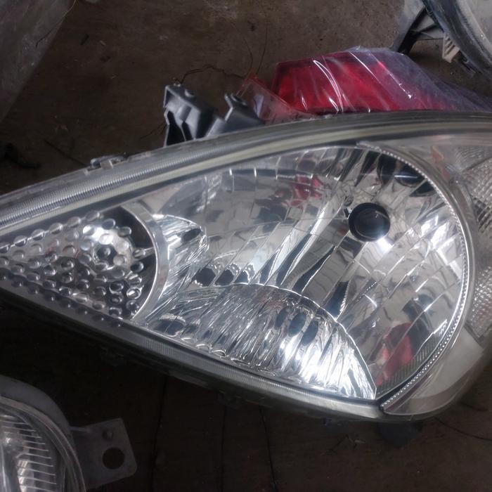 Lampu Depan, Headlamp Innova 2004 2008 Kiri Bekas