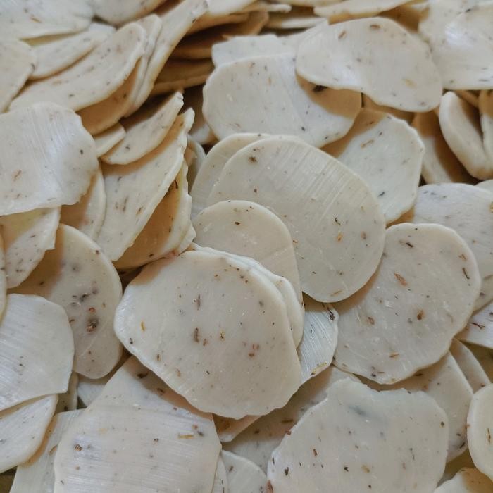 

krupuk mentah rasa bawang pedas, cap nuri. Kerupuk Goreng Cemilan Makanan. 1kg.