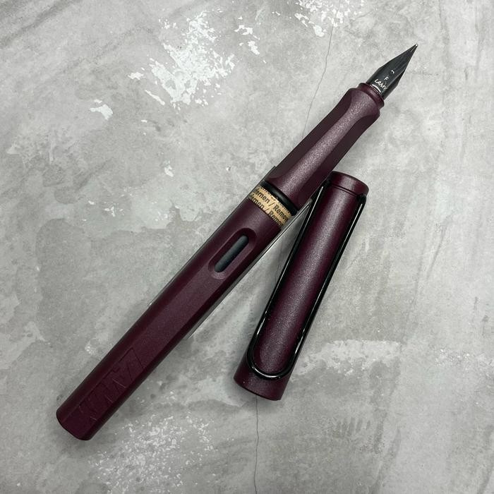 

Bentley - Lamy Safari Cartridge & Converter Fountain Pen - Scarlet