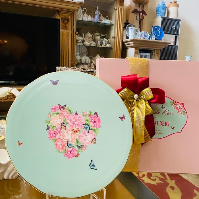

Hampers Ribbon Royal Albert Plate Cake Miranda Blessing L 29 Cm Mewah