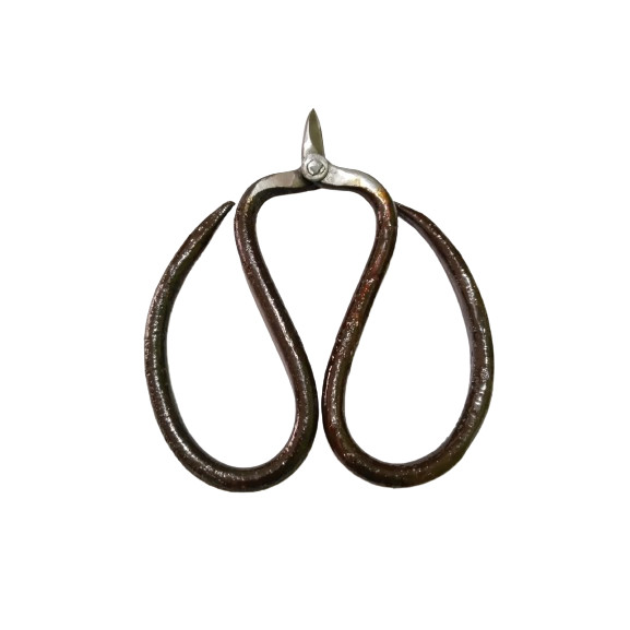 

Gunting Patri Perhiasan Emas