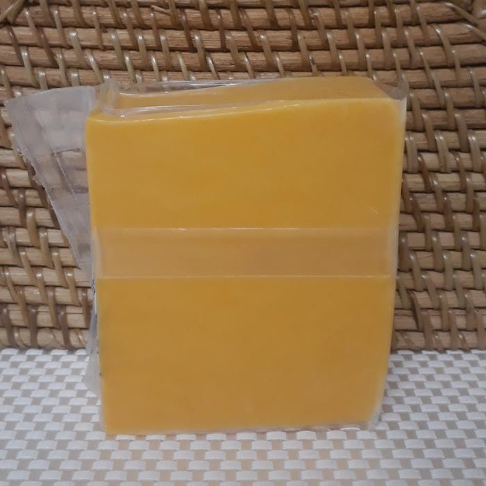 

RIVER VALLEY BLOCK RED CHEDDAR CHEESE 225 GR