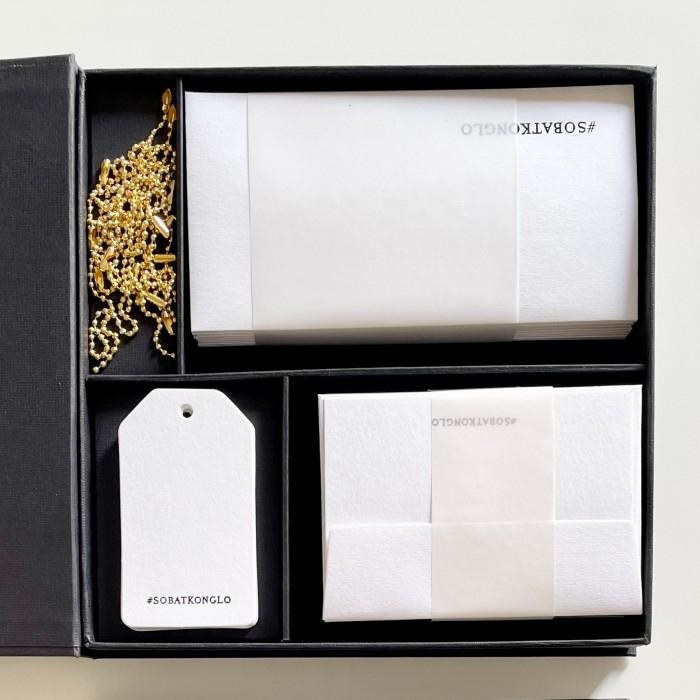 

Exclusive Stationery Wardrobe Box - Personalized - 1 Set 15 pcs/item