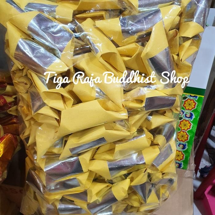 

Kertas Sembahyang Leluhur Perak Lipat 1 Plastik Ukuran 75 x 50