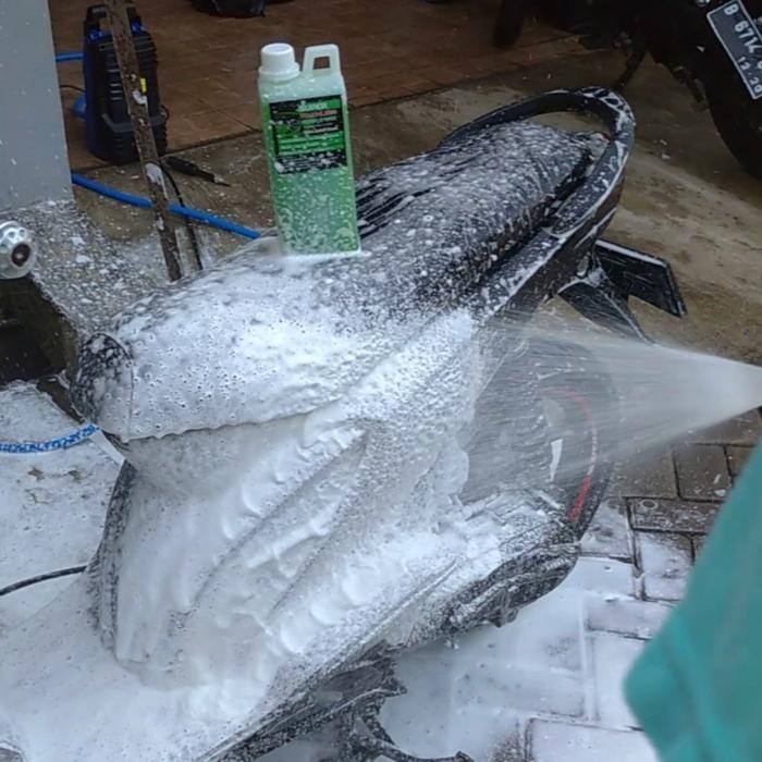 Sabun Cuci Motor dan Mobil Tanpa Sentuh Touchless Shampoo