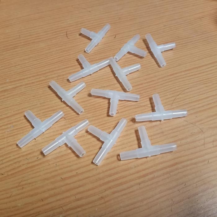 Plastik Sambungan Selang Wiper T Kecil Kode 089