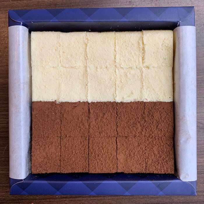 

XIUJANK NAMA CHOCOLATE MIX WHITE & MILK